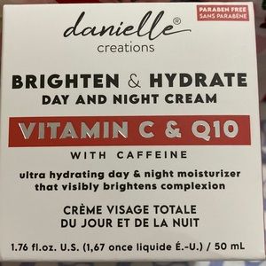 Danielle Creations/ vitamin C & Q10 
1.76 Oz. Hydrate Day And Night Facial Cream